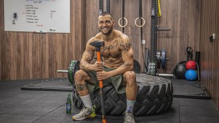 Бира и плочки? Сами Хоссни казва, че е възможно