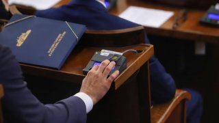 Гласуванията в парламента ще покажат дали България върви към нови избори