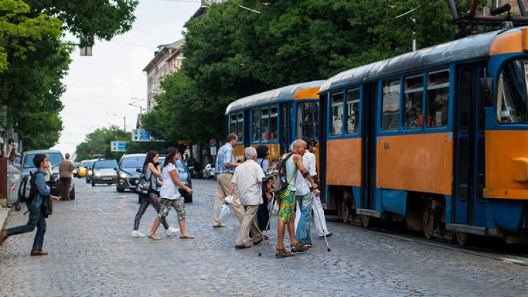 Автобусите ще возят и след полунощ в нощта на Великден