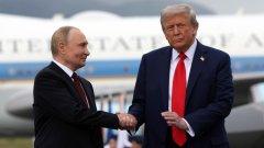 Ако вярвах в конспирации, щях да кажа, че сигурно това не е той, а най-комедийният му двойник