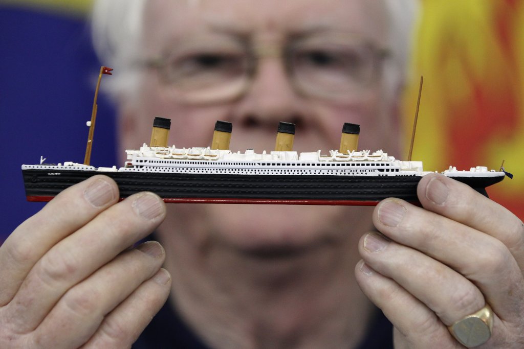Enthusiasts Enjoy The London Model Engineering Exhibition