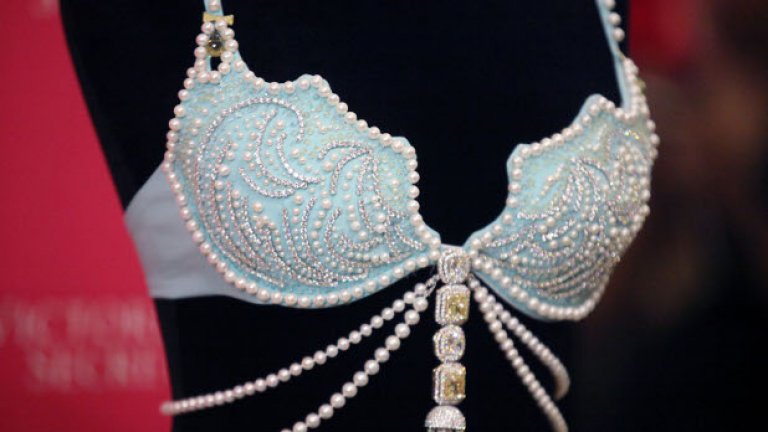 Миранда Кер представи диамантения сутиен