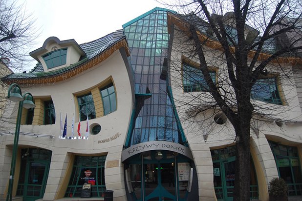The Crooked House, "Изкривената къща" в Полша