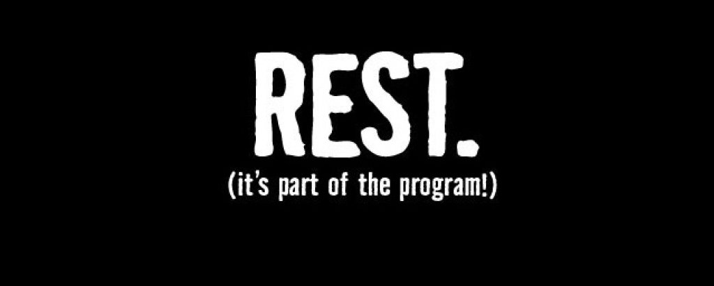 Почивка: 1-2 мин между сериите и 2-3 мин между упражненията.