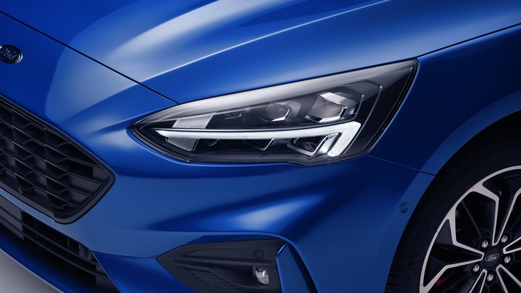 FORD_2018_FOCUS_ST-LINE_STUDIO_09