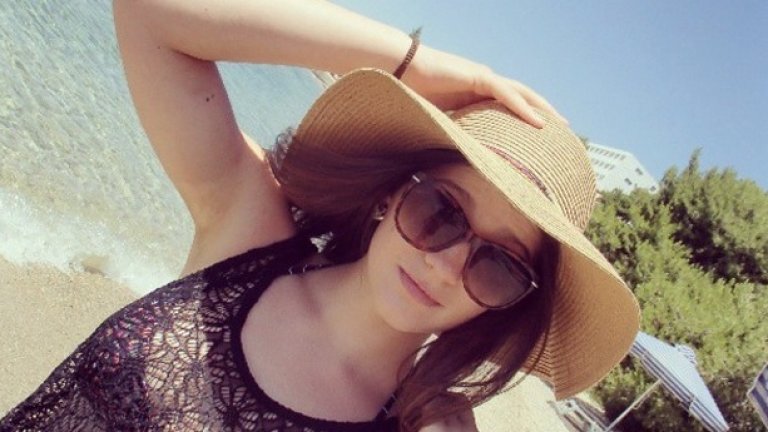 Наталия Калишек (Полша). Непостоянна и отнесена, както повечето хубави момичета. Занимава се с фигурно пързаляне от 2007 г. Първоначално е при танцовите двойки, после - при спортните. Сменя партньора, после пак. Може би точно тези промени й пречат да постигне нещо значимо.