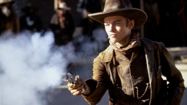 17. "Бърз или мъртъв" (The Quick and the Dead, 1995)
Този нео-спагети уестърн на Сам Райми с участието на Шарън Стоун, Джийн Хекман, Ръсел Кроу и арогантния млад Леонардо ди Каприо, за съжаление има твърде безцелен сюжет, за да бъде вписан в класическите филми от този тип, но един от плюсовете му определено е играта на Лео.