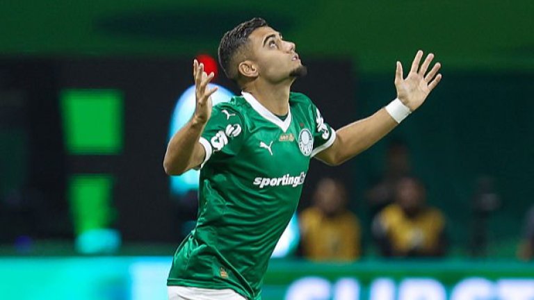 Бивша звезда на Юнайтед: Базата на Палмейрас е по-добра от Карингтън