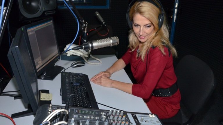 Сутрешния блок на Радио ФМ+ „Ива от сутрин до обед" събира изминалите 12 месеца в ексклузивни интервюта.

