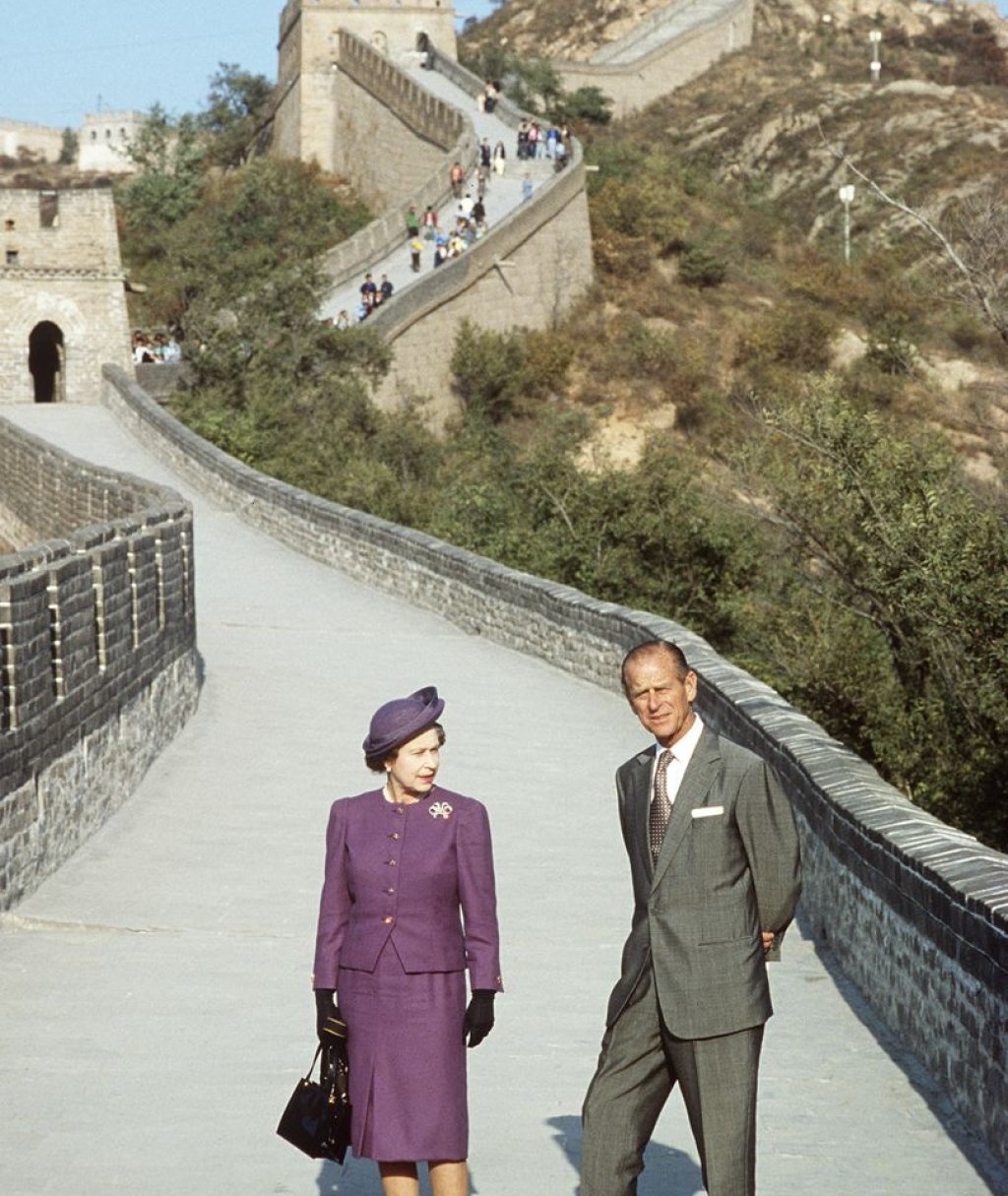 Двамата позират, докато са на кралска визита в Китай.