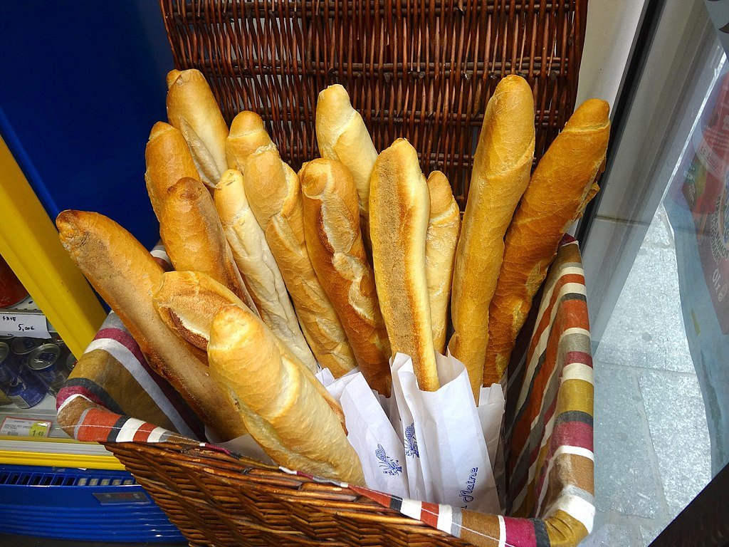 Baguettes,_Paris,_France_-_panoramio