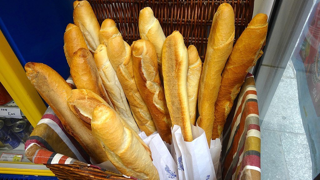Baguettes,_Paris,_France_-_panoramio