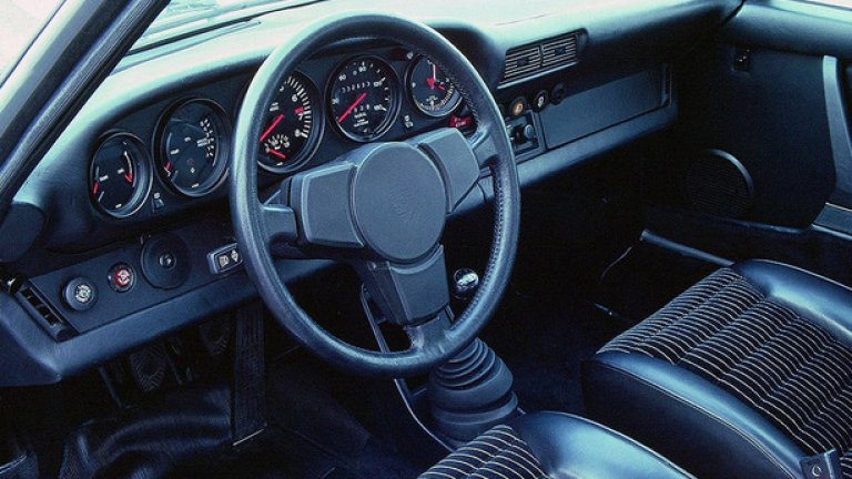 Интериорът на 930 в средата на 70-те години