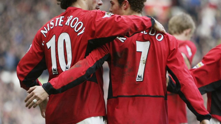 Най-много голове в поредни мачове: Рууд ван Нистелрой (9), Манчестър Юнайтед 2002/03
Роналдо бе близо до това постижение през 2013/14, когато се разписа в осем поредни мача, но остана на едно зад бившия си съотборник в Юнайтед.  
