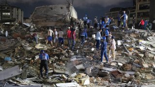 Опасенията са за над 10 000 загинали