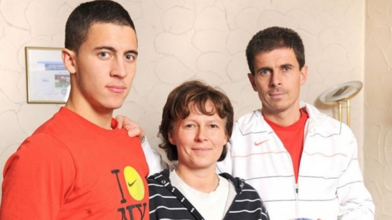 Родителите на звездата - Карин и Тиери са бивши футболисти.