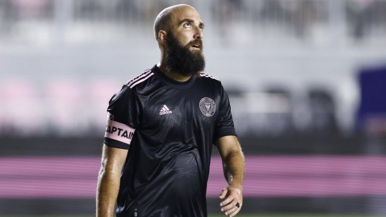 "Зае*и го този Игуаин. Той е страшен жалкар!"