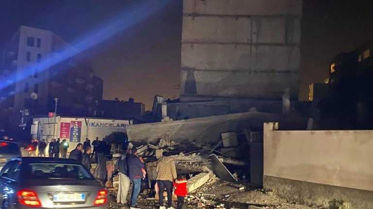 Земетресения с различен магнитуд имаше през нощта и в други части на Европа