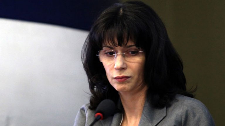 Прокуратурата твърди, че разследването срещу Моника Станишева продължава, тя твърди, че е спряно