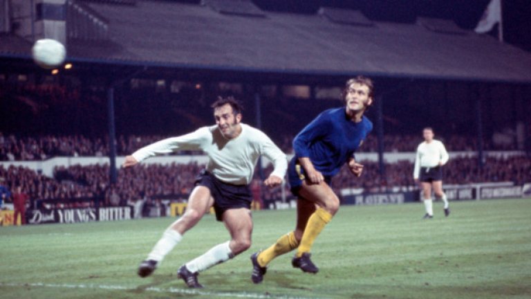 Жьонес Еш стига до непредвидено участие в Европа, но отнася 0:21 от Челси в първия кръг на КНК.