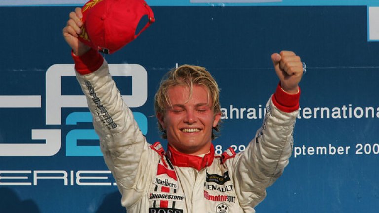 През същата година Нико печели титлата в новия шампионат GP2 и това му носи договор за 2006 с Williams във Формула 1