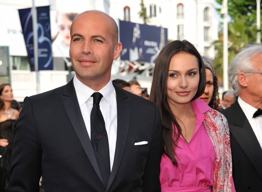 А дори отвъд публичните му връзки, Били през годините е бил забелязван с красиви, но непопулярни жени, дори на публични събития като филмовия фестивал в Кан. През 2010 г. той е на церемонията с жена, описана от фотографите просто като "гост". Може би е удачно - гостите са временно при теб, а после си тръгват и идват други.