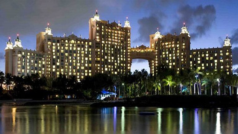 Курортът Атлантис на бахамския остров Парадайс, където се проведе най-големият покер фестивал в света извън Лас Вегас - PCA 2011
