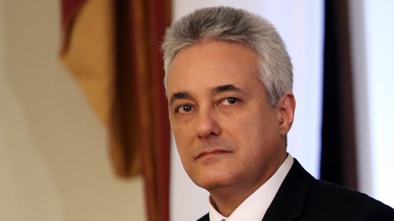 Премиерът Марин Райков пита ЦИК нарушен ли я денят за размисъл