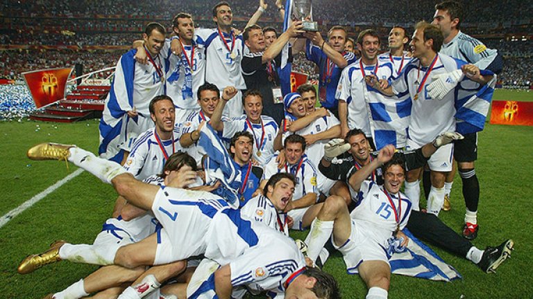 На европейското първенство в Португалия имаше страхотни отбори, но титлата спечели Гърция. В края на август страната организира лятната олимпиада. 