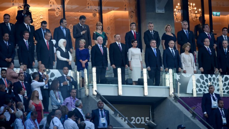 Първите европейски олимпийски игри се проведоха в Баку през лятото. Церемонията по откриването обаче бе негласно бойкотирана от западните лидери заради съмнения за системно нарушаване на човешките права в Азербайджан. Бойко Борисов бе в ложата заедно с Владимир Путин и Реджеп Ердоган.