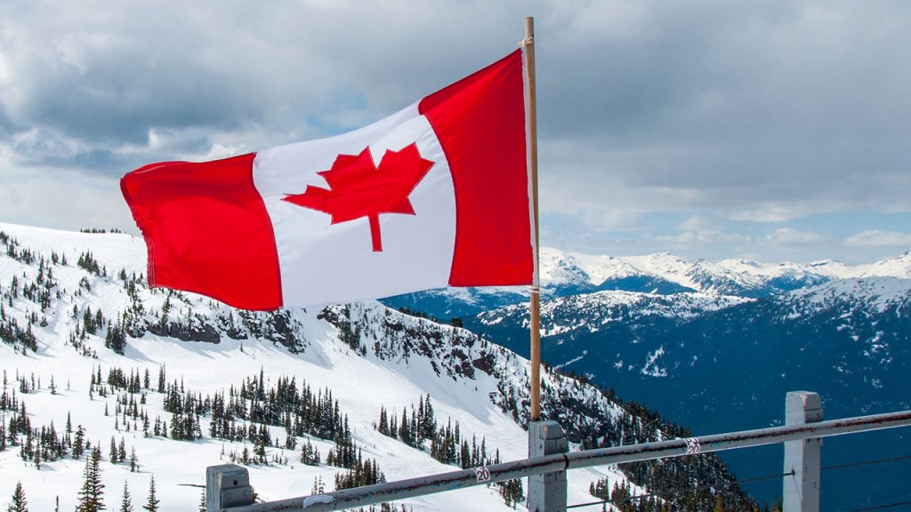 canada-flag-mountains
