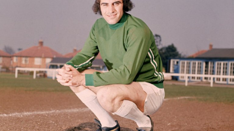 Питър Шилтън
Още един легендарен английски вратар, който е в Лестър в периода 1966-1974. "Лисиците" са родният клуб на Шилтън.