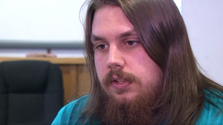 Били Браун години наред просто "стои пред компютъра" преди да промени живота си и да започне да опитва да направи същото и за други хора.