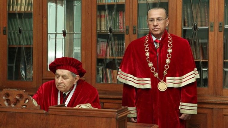 Засега разследването се води срещу неизвестени извършител