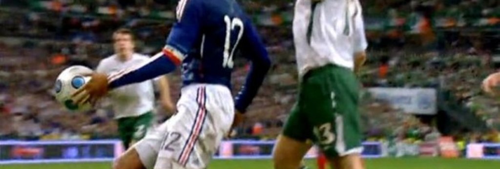 Двата пъти на Тиери Анри, плейоф за Мондиал 2010, Франция – Ейре 2:1 след продължения (1:1 в редовното време)
Ейре стигна до 1:1 и вкара мача в продължения. Тогава обаче дойде двойната игра с ръка на Тиери Анри и гола на Галас, който прати Франция на Мондиал 2010
