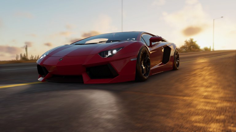 Lamborghini Aventador
Aventador, известен още като Дивия бик, дебютира на автосалона в Женева през 2011 г. И въпреки че първоначалната бройка, предвидена за производство, е 4000, тя бързо набъбва до 5000, след като се оказва, че всички желаят Aventador. Под капака на този звяр мъркат 690 коня и той достига скоростта от 100км/ч само за 2, 9 секунди. Днес Aventador е сред най-успешните модели на Lamborghini.
