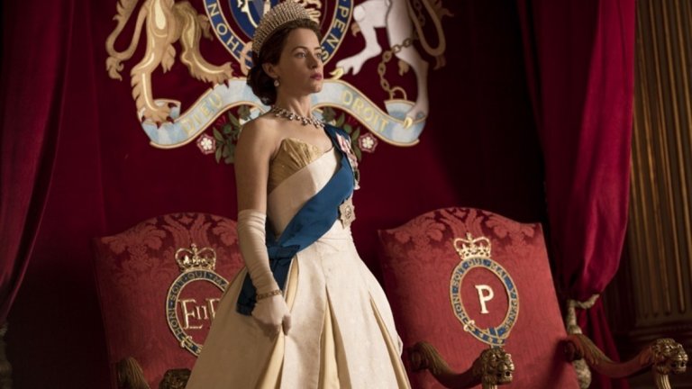 The Crown / "Короната"
Едно от хитовите заглавия за последните три сезона - сериалът на Netflix определено си заслужава спечелените награди "Еми" и "Златен глобус". В него се проследява животът на настоящата кралица на Великобритания - Елизабет II. Напрегнатите отношения със съпруга й, вътрешните драми в Двореца, опитът на политиците да я пренебрегват и въобще всички препятствия, с които младата кралица трябва да се справя.