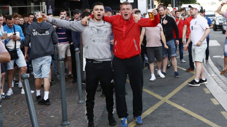 Руснаците отново нападат, този път сборна агитка на Англия и Уелс