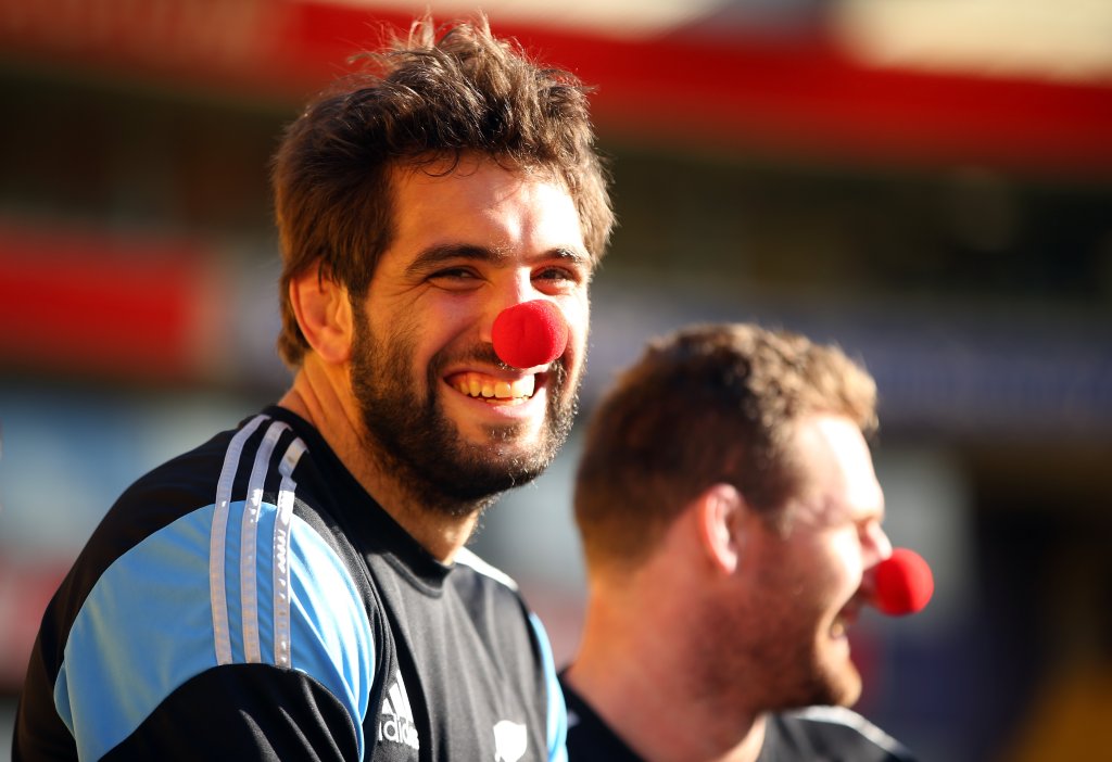 1. Косми в носа, ушите и неподдържани вежди
Според анкета в Women’s Health, жените са по-склонни да разговарят с мъж с лош дъх, отколкото с такъв с косми в носа. За едната вежда мисля, че е нужно да казваме излишно – наистина, не е приятно, ко