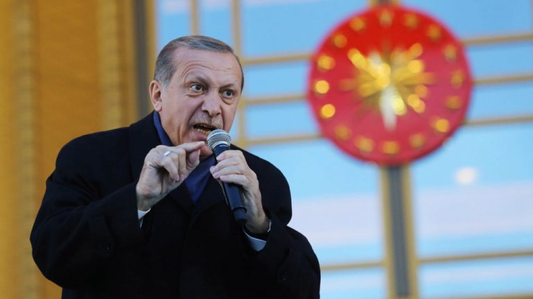 Отношенията на Турция със западните държави се изостриха след призиви за освобождаване на турски активист