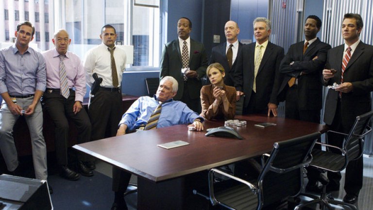 Разобличаване (сезон 7) стартира от 14 април по Fox Crime. Бренда е бивша следователка от Атланта, която се мести в Лос Анджелис, за да поеме специален отдел, натоварен с най-деликатните и заплетени случаи на убийства. Тя е елитен следовател и притежава таланта да измъкне самопризнания от най-неразгадаемите плетеници от лъжи