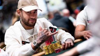 Неймар вбеси още повече феновете с участието в покер турнир