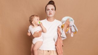 9 стандарта за красота, с които (временно) се сбогуваме като майки