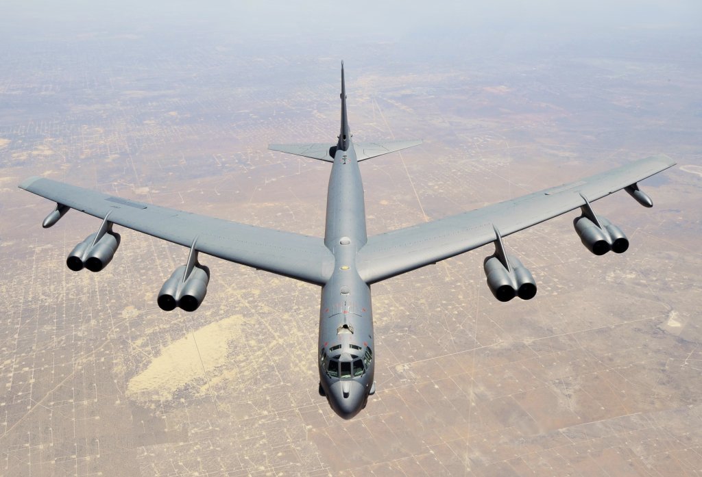 B-52_Stratofortress_assigned_to_the_307th_Bomb_Wing_(cropped)