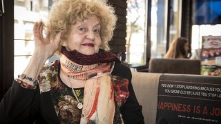 В ресторант "Happy" на столичния булевард "Г. С. Раковски" с Татяна Лолова си говорим за усмивките, приятелствата и неразказаните й спомени.