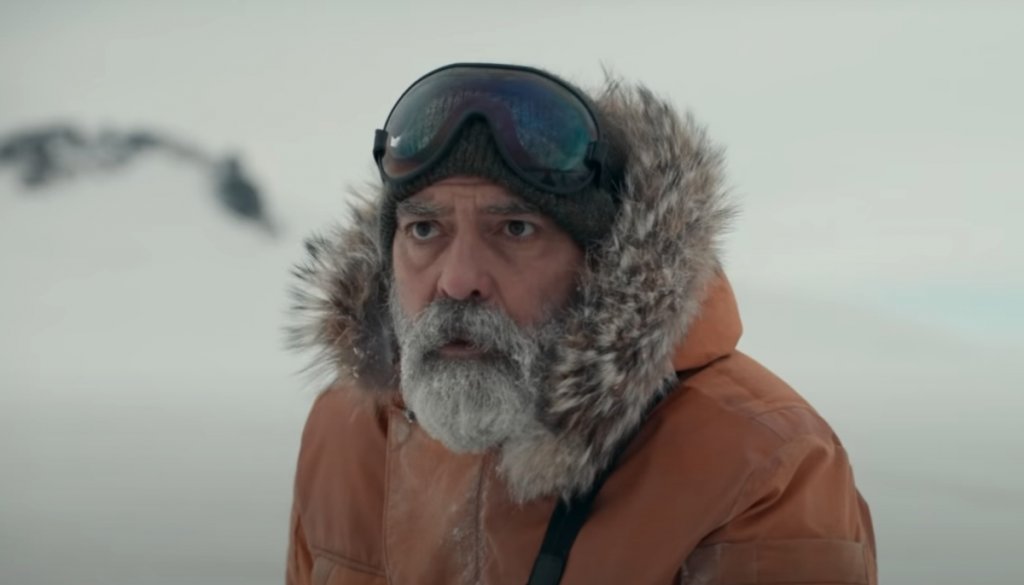 The Midnight Sky
Къде: Netflix
Кога: 23 декември
Научнофантастичният филм е режисиран от Джордж Клуни, който е и в главната роля. В центъра му е Огъстин (Клуни) - самотен учен на Антарктида в един постапокалиптичен свят. Мистериозна катастрофа е засегнала Земята и той трябва да направи така, че Съли (Фелисити Джоунс) и другите астронавти от екипа ѝ да не се връщат на планетата.