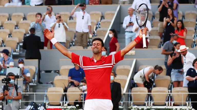 Извънземен Джокович ликува на Ролан Гарос след петсетов трилър и изоставане от 0-2 сета