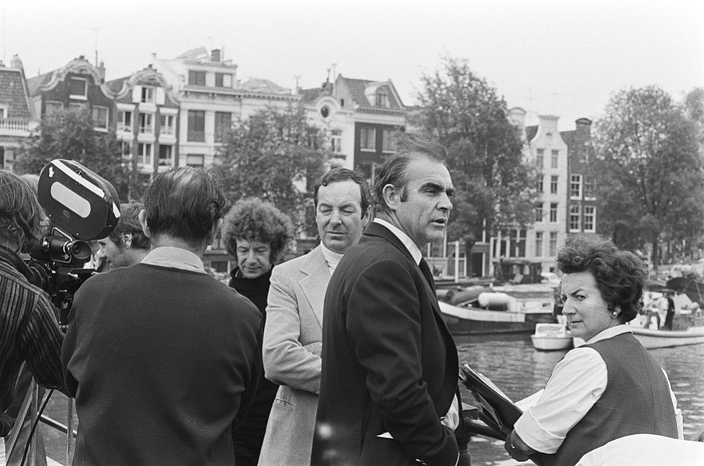 1024px-Opnamen_James_Bond_film_Amsterdam_voor_Diamonds_are_for_ever,_Bestanddeelnr_924-7004