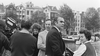 1024px-Opnamen_James_Bond_film_Amsterdam_voor_Diamonds_are_for_ever,_Bestanddeelnr_924-7004