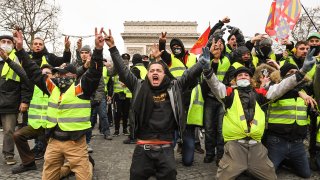 Заради очакваните демонстрации френската полиция ще изкара на терен 80 хил. полицаи